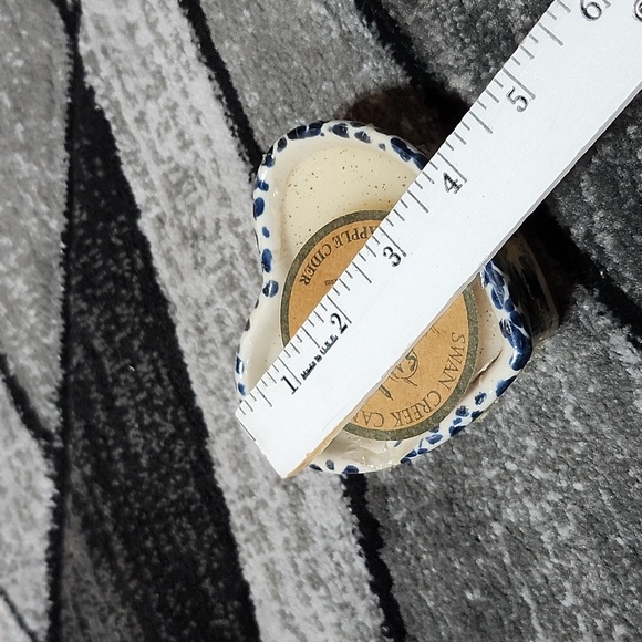 SWAN CREEK CANDLE CO. PATRIOTIC HEART SHAPED POTTERY SPICED APPLE CIDER CANDLE - Picture 8 of 11